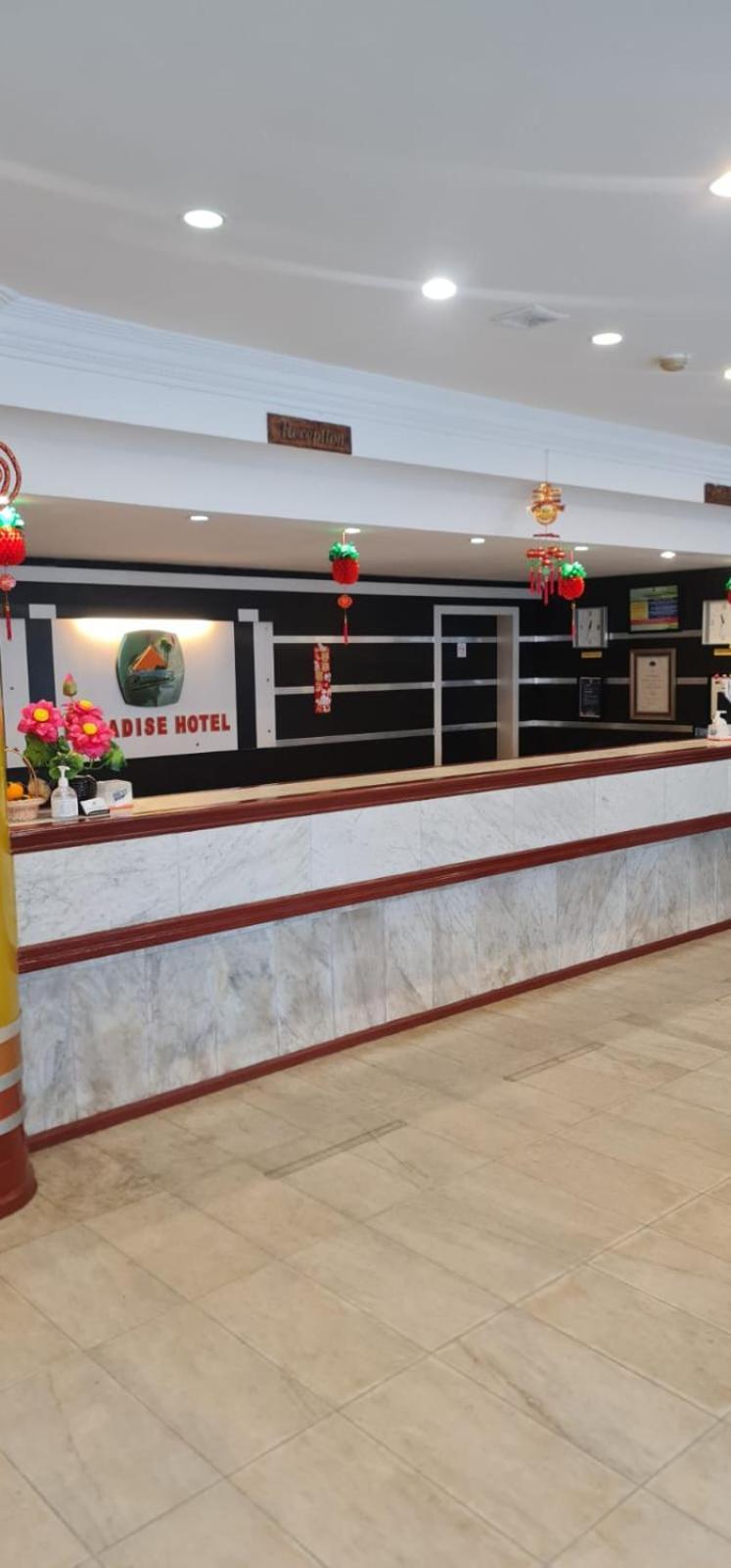 Paradise Hotel 탄중 피낭 외부 사진