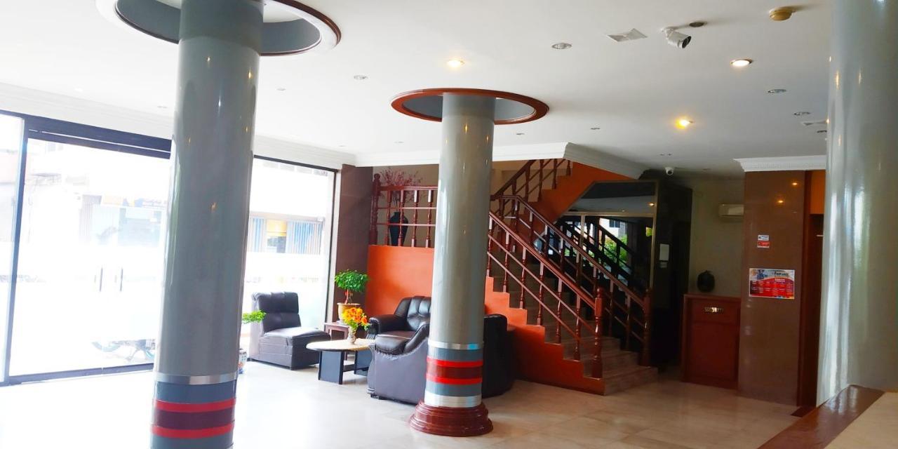 Paradise Hotel 탄중 피낭 외부 사진