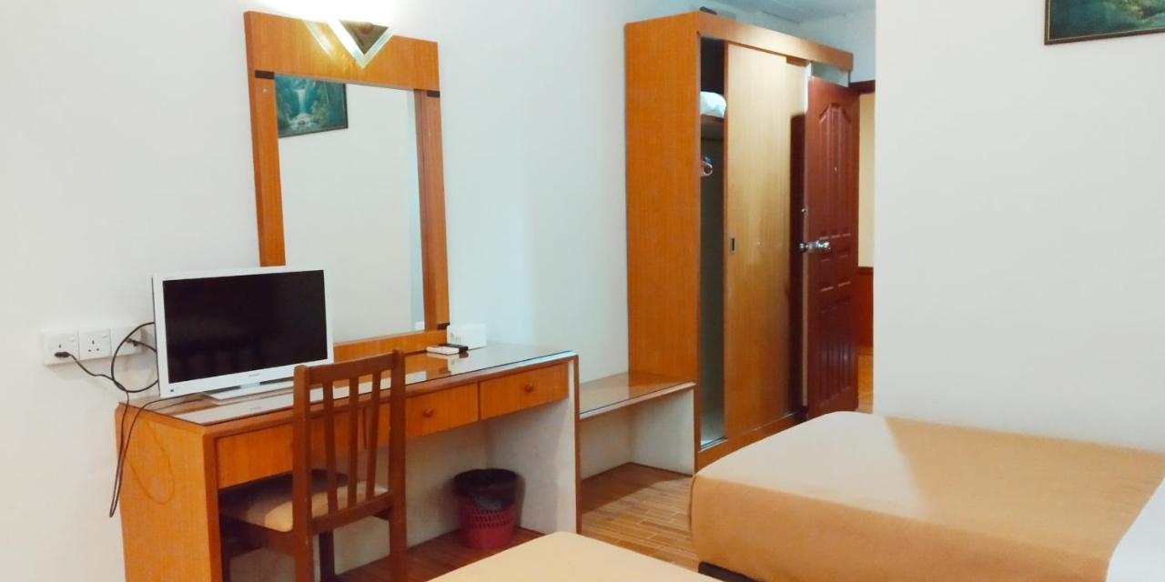 Paradise Hotel 탄중 피낭 외부 사진