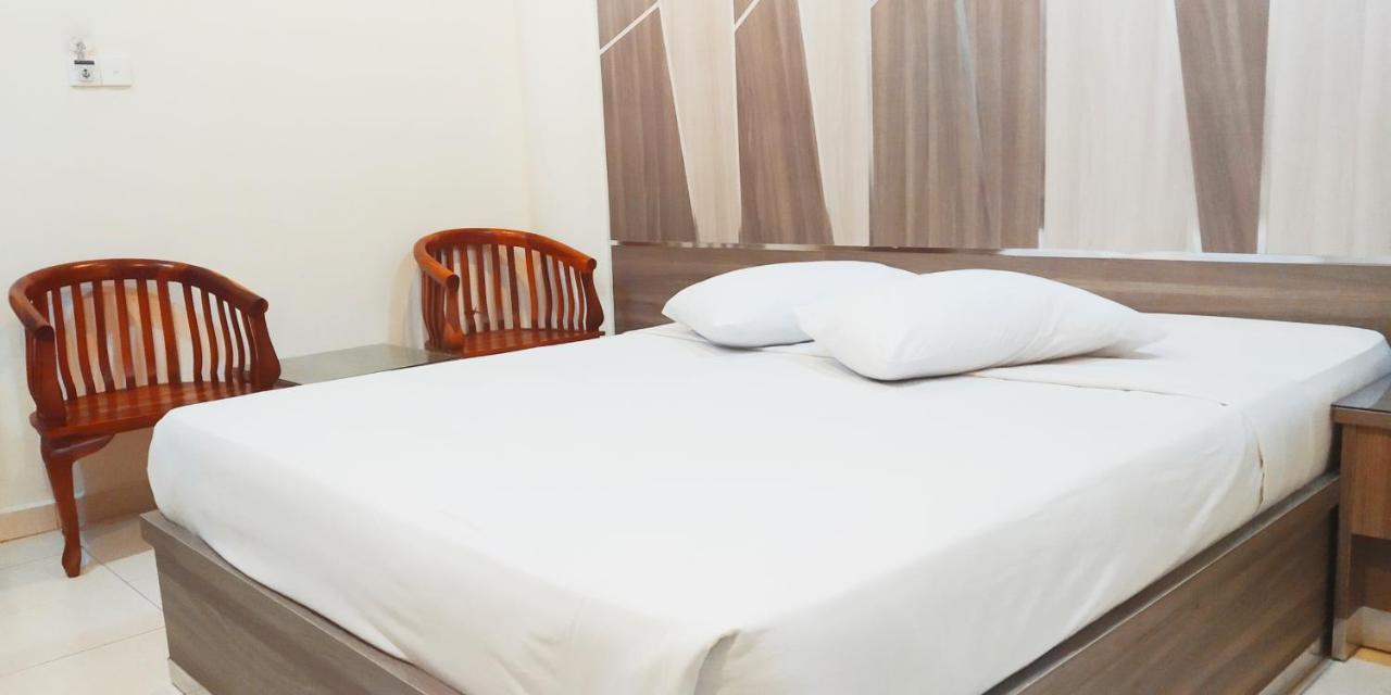 Paradise Hotel 탄중 피낭 외부 사진