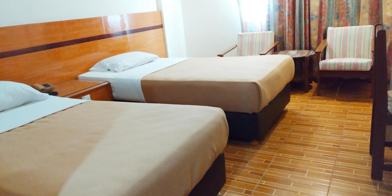 Paradise Hotel 탄중 피낭 외부 사진